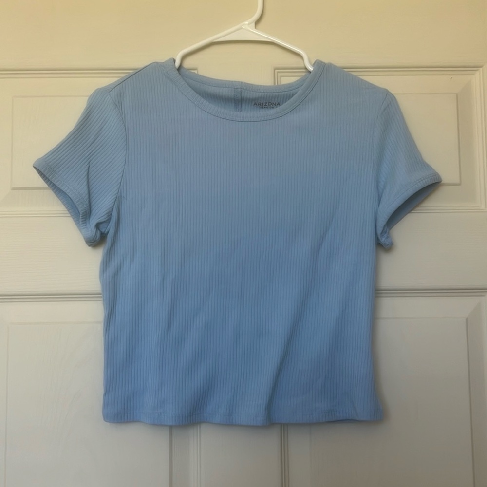 Baby blue ribbed cropped tee
